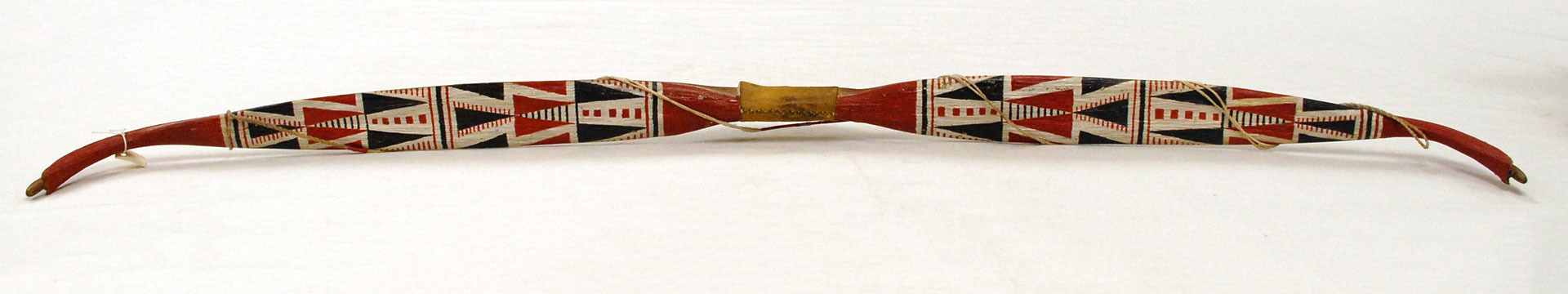 bow with triangle detail